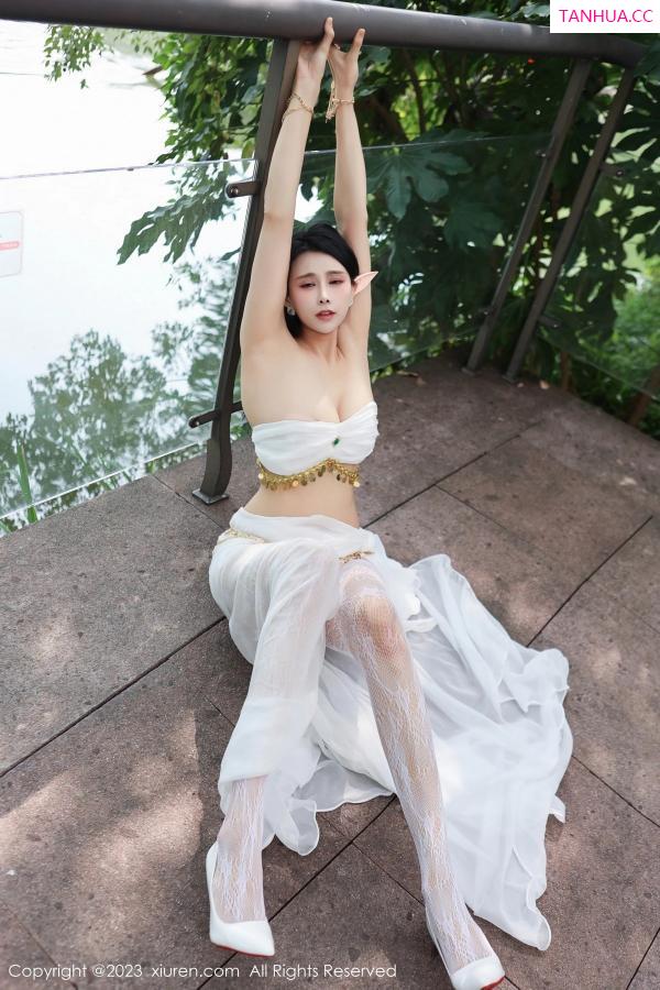 草莓  [XiuRen]高清写真图 2023.11.02 No.7598 草莓mm 美腿户外第22张图片